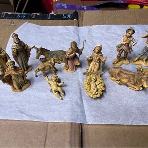 Depose Italian Nativity